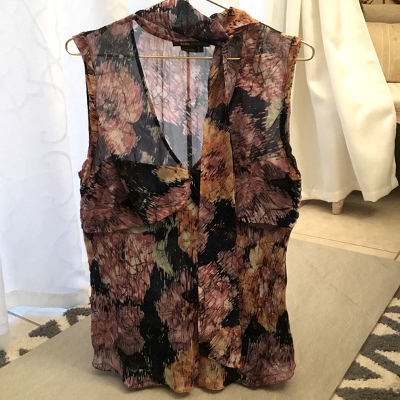 😍BCBG Abstract Floral Print Top - Picture 2 of 7